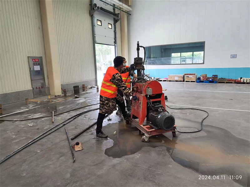 黑水厂房地面下沉塌陷注浆加固施工